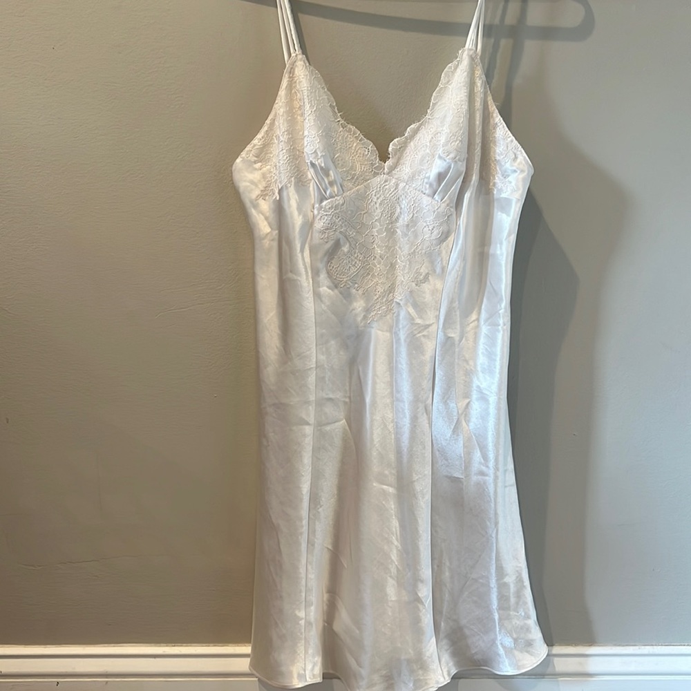 Oscar de la Renta white nightie